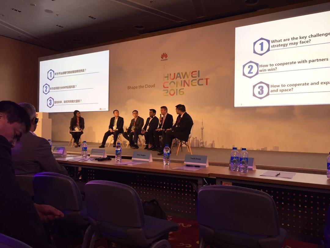 Huawei Connect 2016 signing with VTC